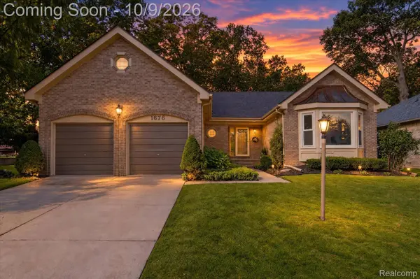 1676 Treeside DR