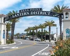 Outdoor dining and morning coffee in the Dana Point Lantern District near the Saturday Farmers Market.