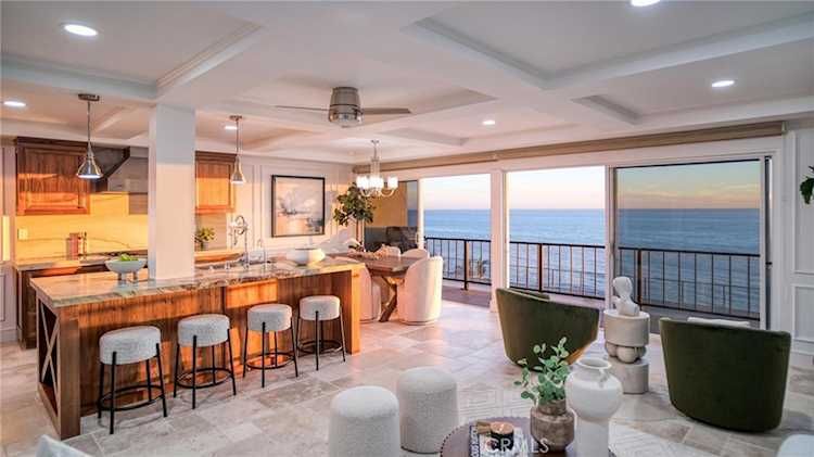 Luxury 2 Br condo at the beach