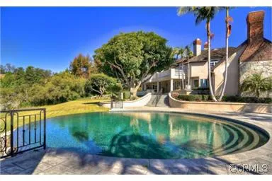 Hunt Club estate on large acreage