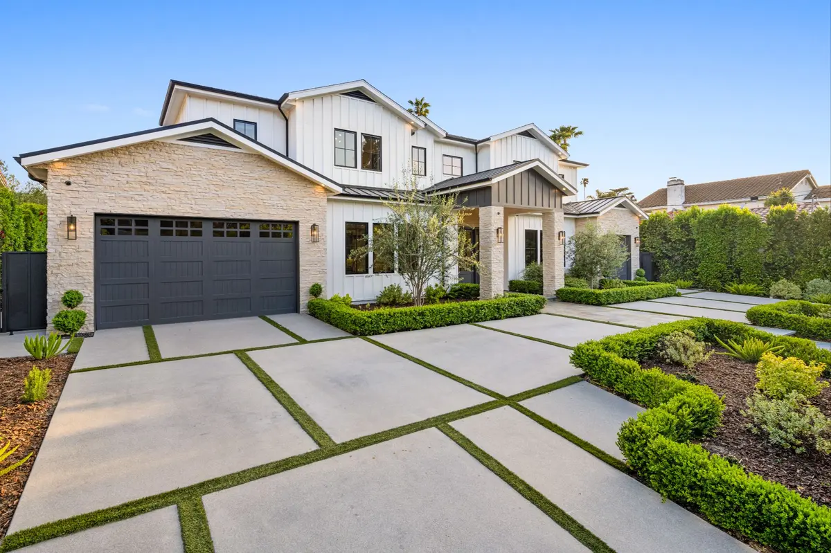 the-front-of-this-home-is-well-maintained-and-has-2026-03-18-16-06-28-utc