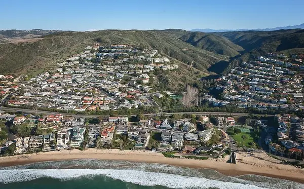 What Are the Best Neighborhoods in Laguna Beach for Luxury Buyers in 2026? ,Susan Chase