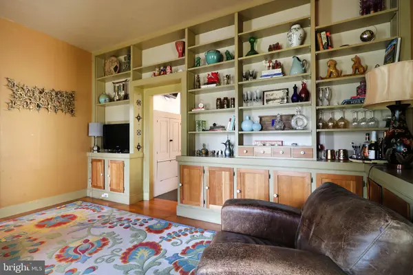 230 W AARON SQ, Aaronsburg, PA 16820