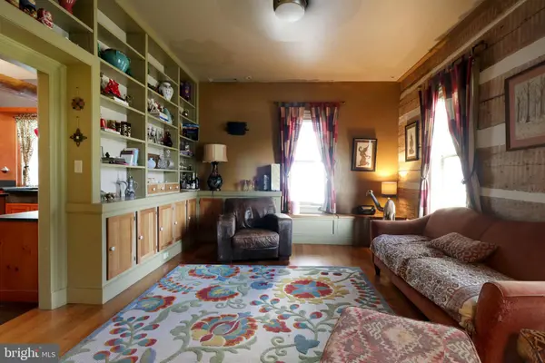 230 W AARON SQ, Aaronsburg, PA 16820