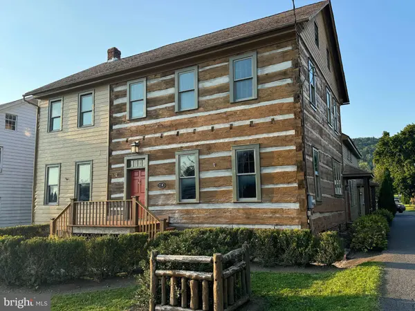 230 W AARON SQ, Aaronsburg, PA 16820