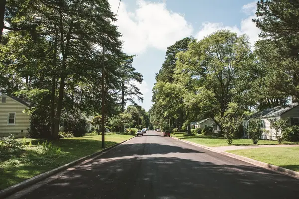 Best Walkable Neighborhoods in Richmond (And What “Walkable” Actually Means Here)