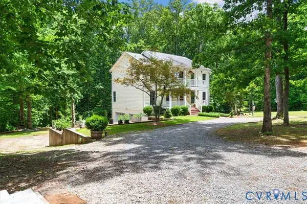 15476 Pine View LN, Beaverdam, VA 23015