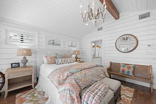 apartment-bedroom