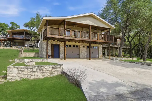 2200 Glenn, Canyon Lake, TX 78133