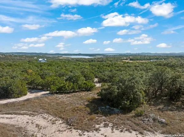 901 CEDAR RISE DR, Canyon Lake, TX 78133