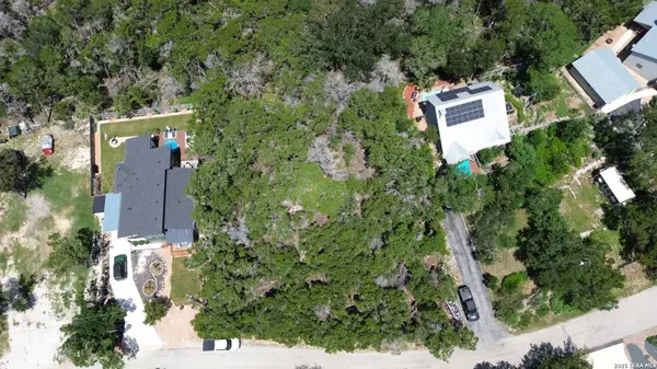 1672 WINDING CREEK TRL, Spring Branch, TX 78070