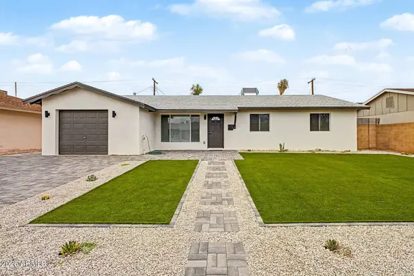 8440 E PALM Lane