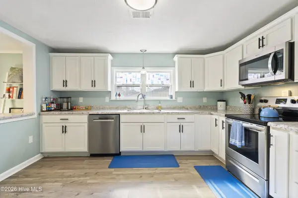 552 Tar Landing RD, Holly Ridge, NC 28445
