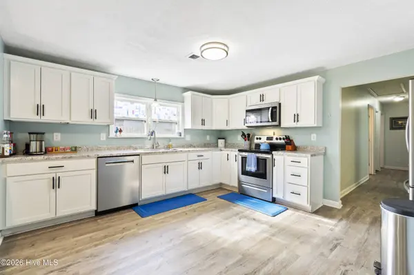 552 Tar Landing RD, Holly Ridge, NC 28445