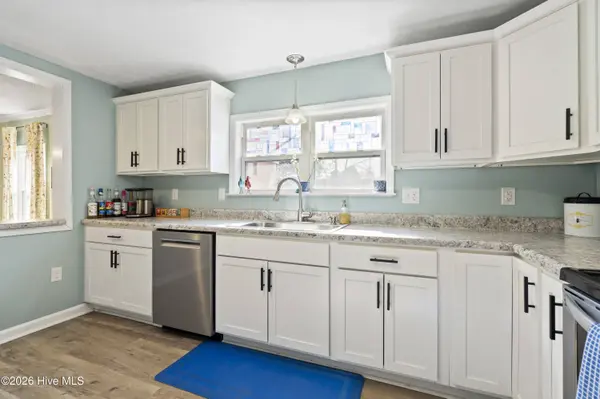 552 Tar Landing RD, Holly Ridge, NC 28445