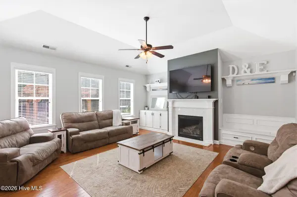 268 Mimosa DR, Sneads Ferry, NC 28460