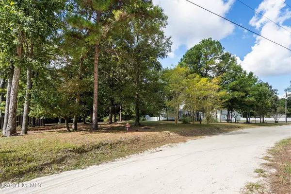 304 Clearview DR, Holly Ridge, NC 28445