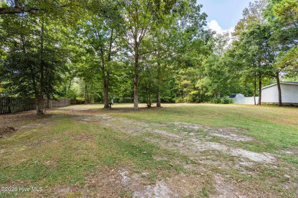 304 Clearview DR, Holly Ridge, NC 28445