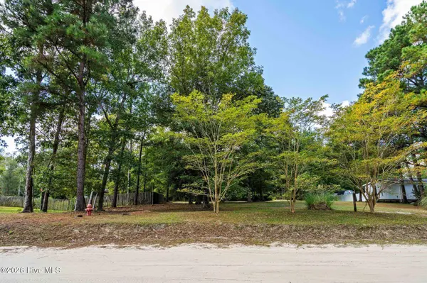 304 Clearview DR, Holly Ridge, NC 28445