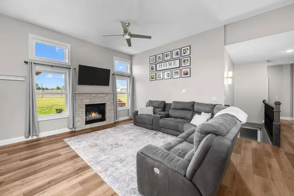 3550 Deckard DR, Bettendorf, IA 52722