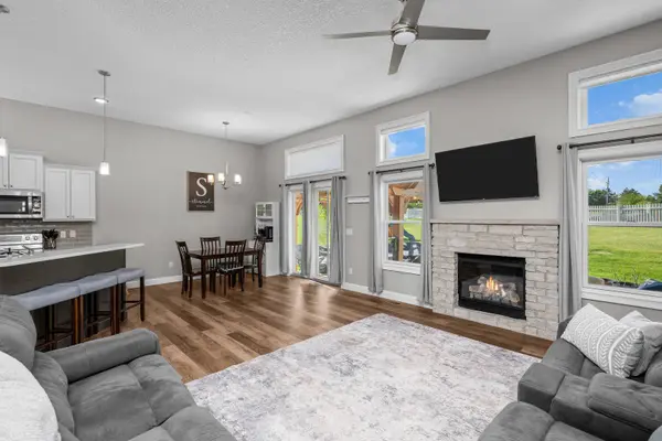 3550 Deckard DR, Bettendorf, IA 52722