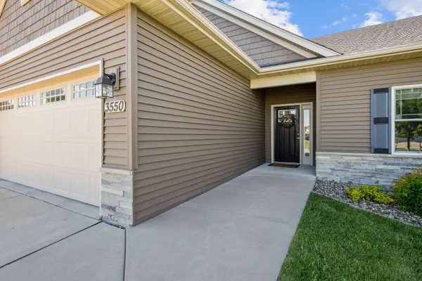 3550 Deckard DR, Bettendorf, IA 52722