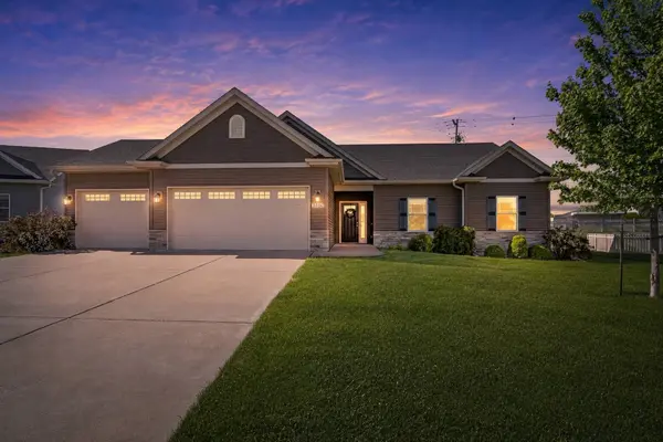 3550 Deckard DR, Bettendorf, IA 52722