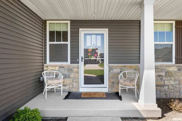 3098 Mary Leigh DR, Bettendorf, IA 52722