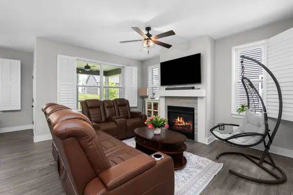 3098 Mary Leigh DR, Bettendorf, IA 52722