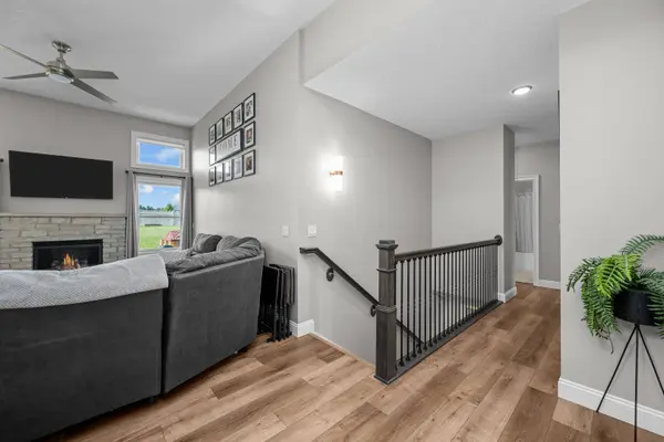 3550 Deckard DR, Bettendorf, IA 52722