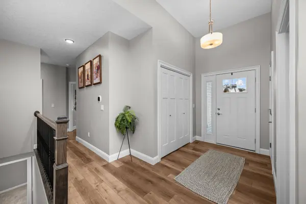 3550 Deckard DR, Bettendorf, IA 52722