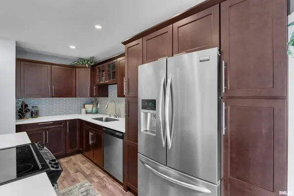 3461 Cedarview Ct CT, Bettendorf, IA 52722