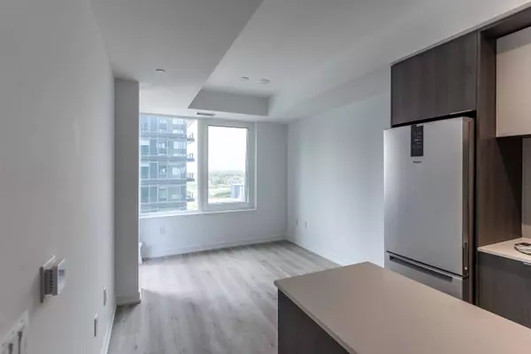 395 Square One DR #1111, Mississauga, ON L5B 0P6