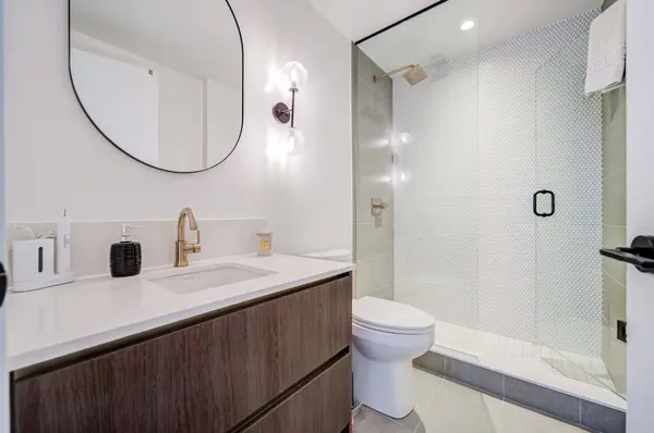 1285 Queen ST E #211, Toronto E01, ON M4L 1C2