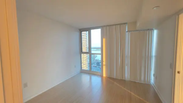 85 Queens Wharf RD #2206, Toronto C01, ON M5V 0J9