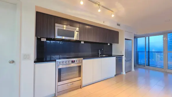 85 Queens Wharf RD #2206, Toronto C01, ON M5V 0J9