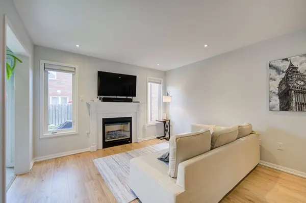 34 Kartok AVE, Whitchurch-stouffville, ON L4A 0R2