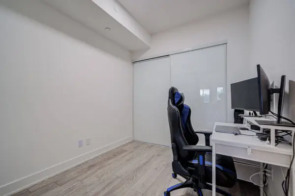 1285 Queen ST E #211, Toronto E01, ON M4L 1C2