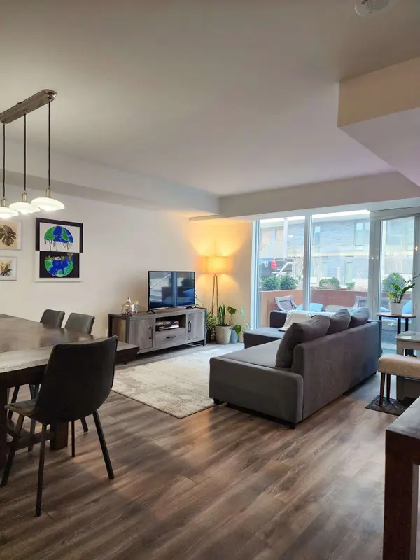 106 Varna DR #7, Toronto C04, ON M6A 0C8