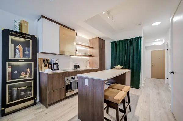 1285 Queen ST E #211, Toronto E01, ON M4L 1C2
