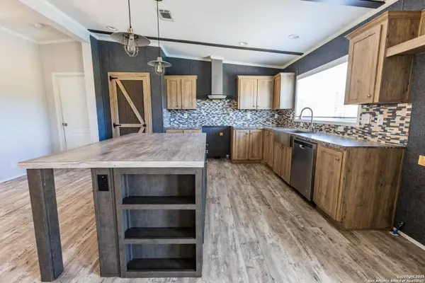 94 County Road 148, Bay City, TX 77414