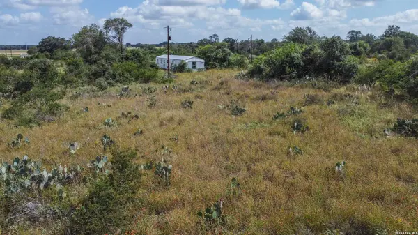 709 COUNTY ROAD 6723, Natalia, TX 78059
