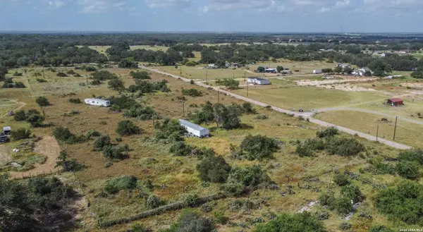 709 COUNTY ROAD 6723, Natalia, TX 78059