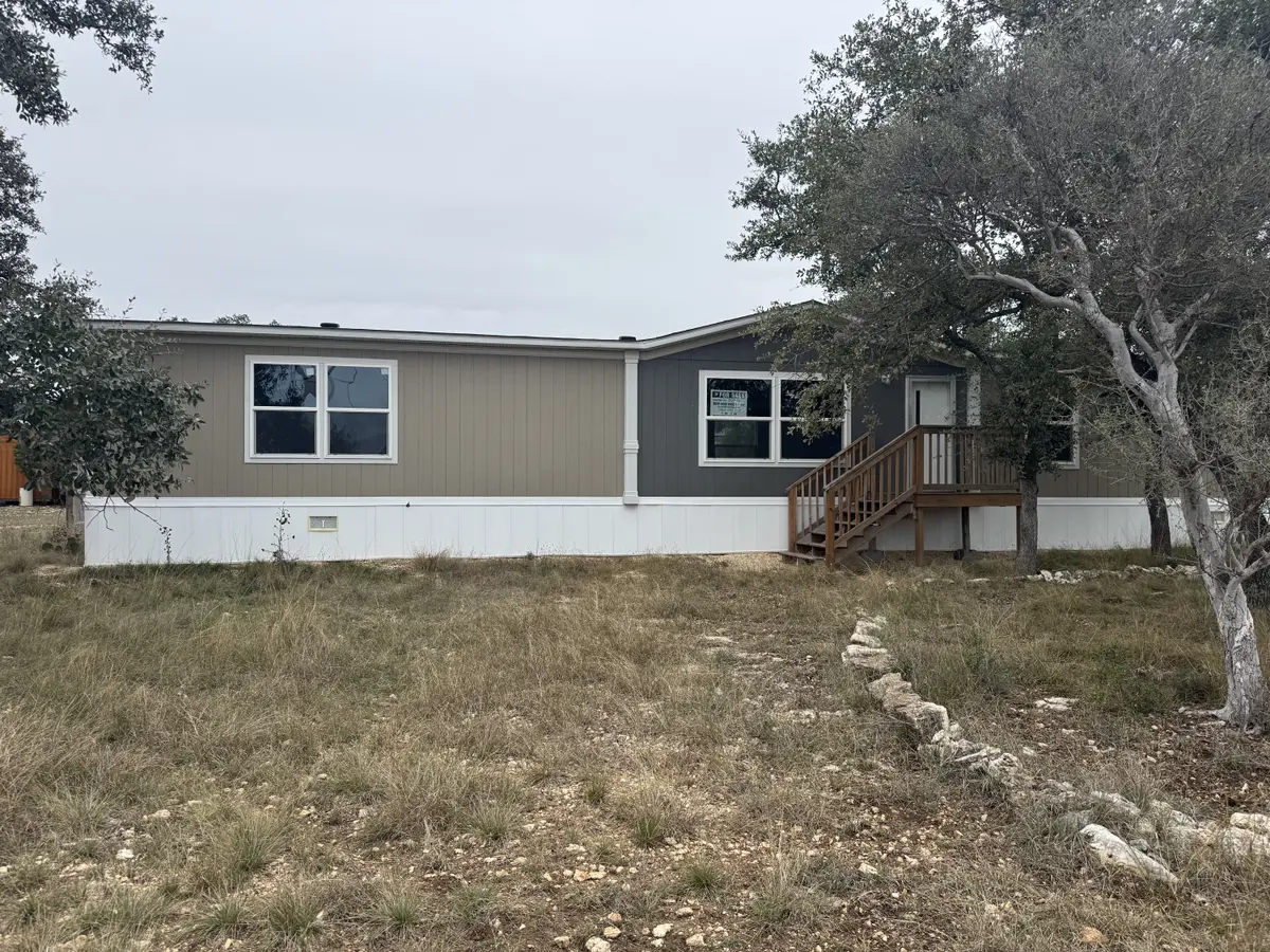 492 Private Road 1511, Bandera, TX 78003-4793