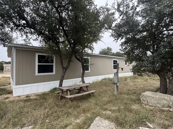 492 Private Road 1511, Bandera, TX 78003-4793