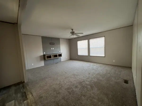 312 W Thomas St, Brackettville, TX 78832-5530