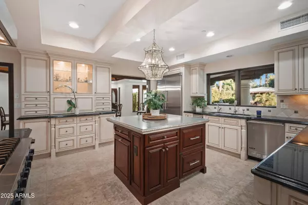 6611 N 64TH Place, Paradise Valley, AZ 85253