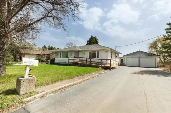 292 McKenzie AVE, Steinbach, MB R5G 0K6