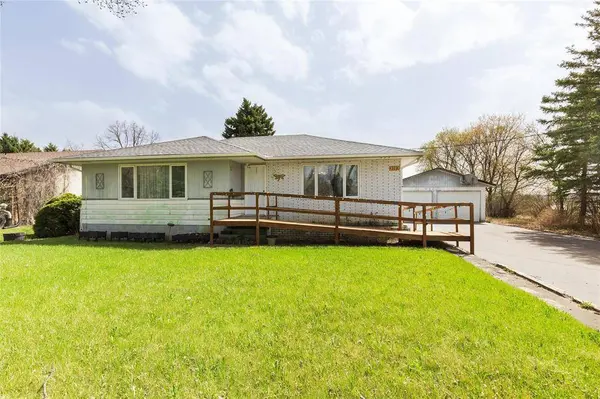 292 McKenzie AVE, Steinbach, MB R5G 0K6