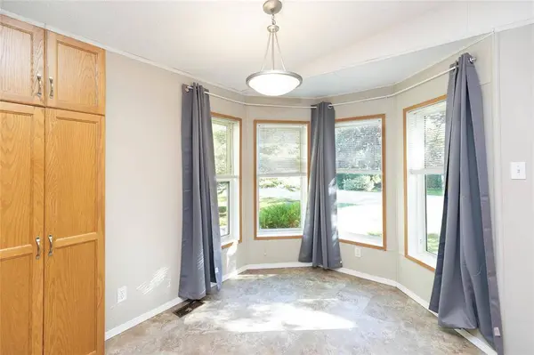 20 Sunset DR, Ste Anne, MB R5H 1H5